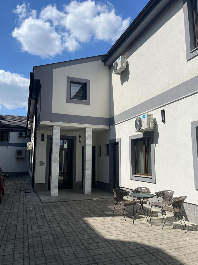 Morpheus Apartmani Sremska Mitrovica Exterior foto